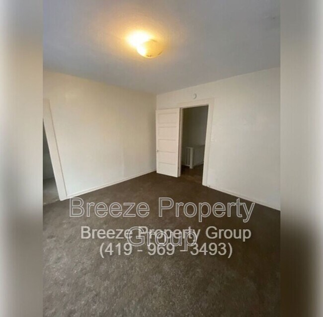 Building Photo - 319 N Detroit Ave