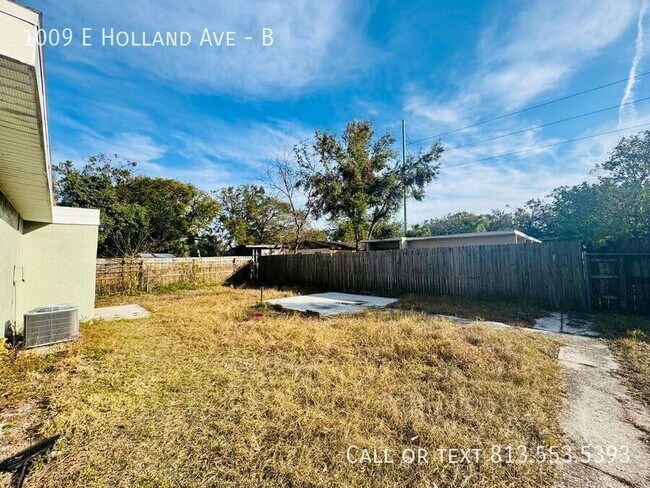 Building Photo - 1009 E Holland Ave