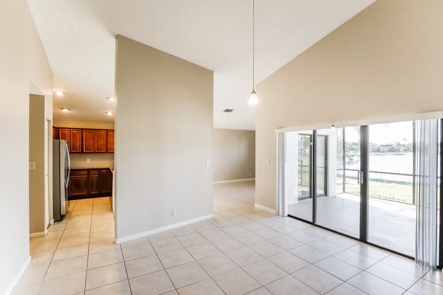 Building Photo - 11471 Whisper Sound Dr