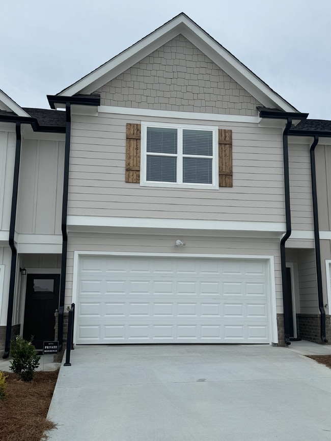 Building Photo - MOVE IN SPECIAL!! - FIRST MONTH FREE!!!
Sign your lease by September 20th and receive ONE MONTH F...