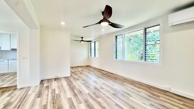 Building Photo - 421C Olomana St