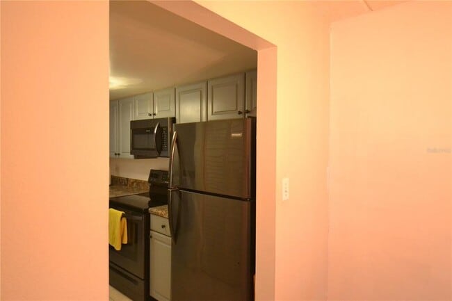 Building Photo - 2944 W Bay Dr