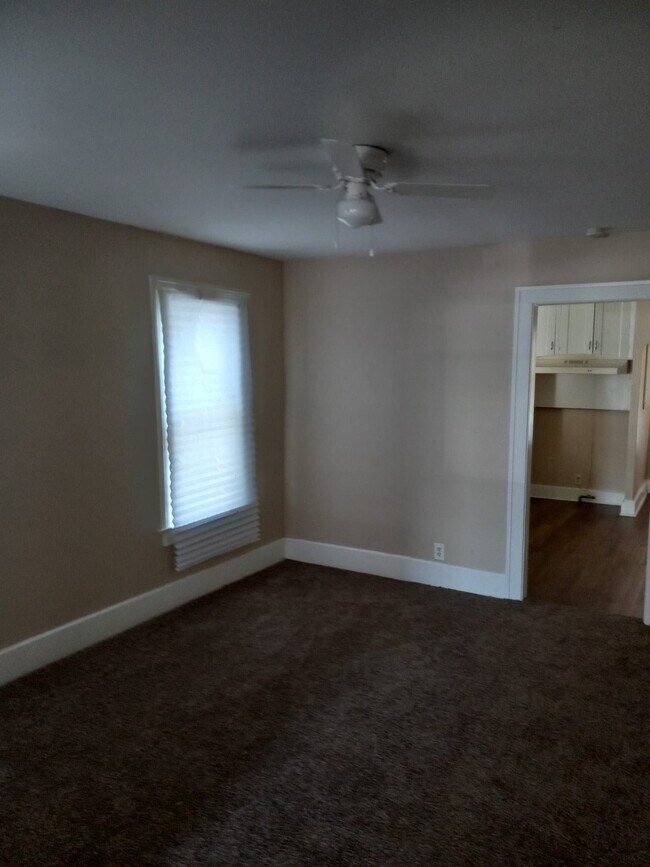 Building Photo - 641 Western Ave