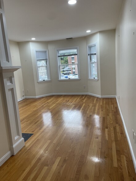 Primary Photo - 11 Bemis Rd
