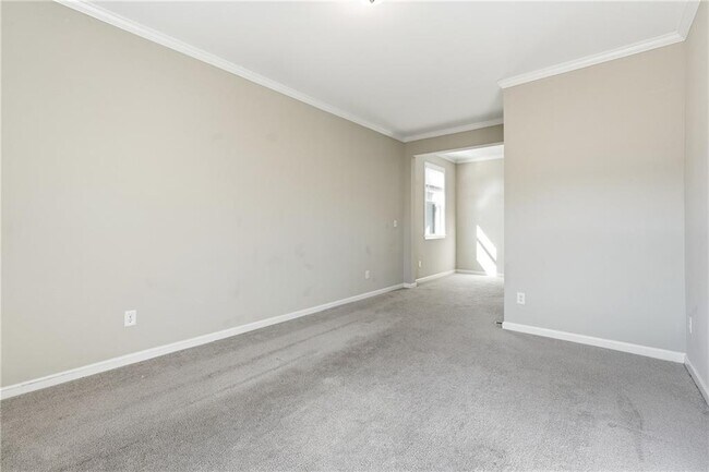 Building Photo - 156 Round Pond Dr