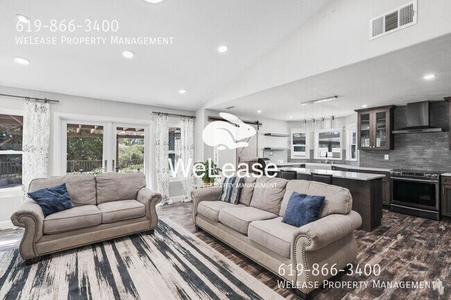 Building Photo - 15147 Avenida Rorras