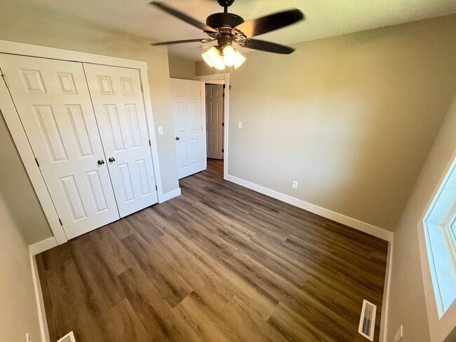 Building Photo - 4 bed 2 Bath Ozark, MO