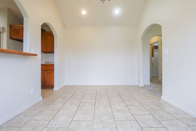 Building Photo - 3 Bed 2 Bath Home in Collinsville *Price D...