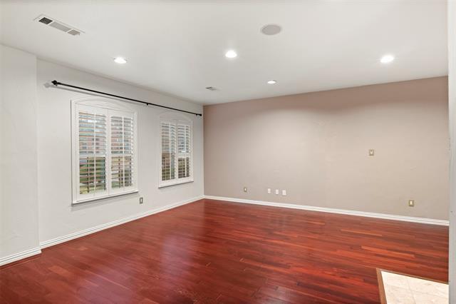 Building Photo - 808 Sabona Dr