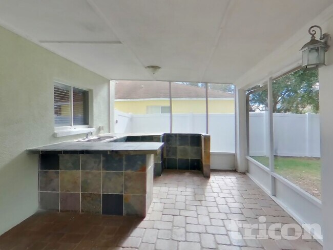 Building Photo - 2511 Brownwood Dr