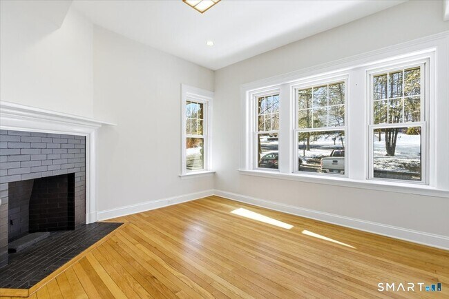 Building Photo - 2750 Whitney Ave