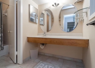 Building Photo - 9753 Lake Shore Dr