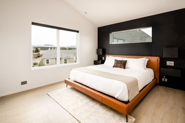 Building Photo - Modern Fully Furnished Condo for Rent- Minutes from the Hospital and Downtown Bozeman