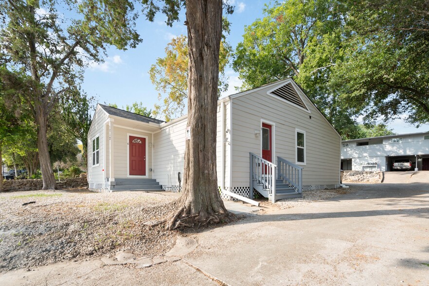 Building Photo - 1712 Pasadena St