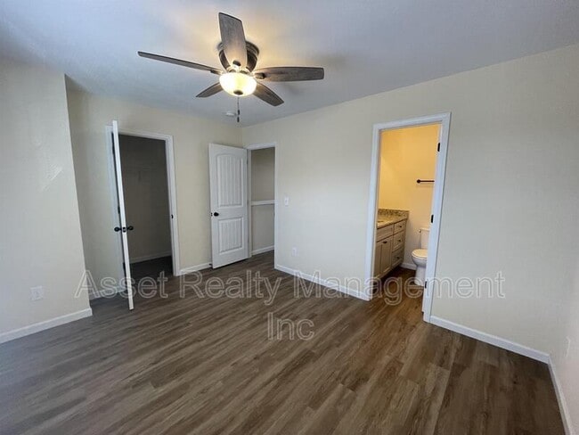 Building Photo - 923 Warrior Hill Dr