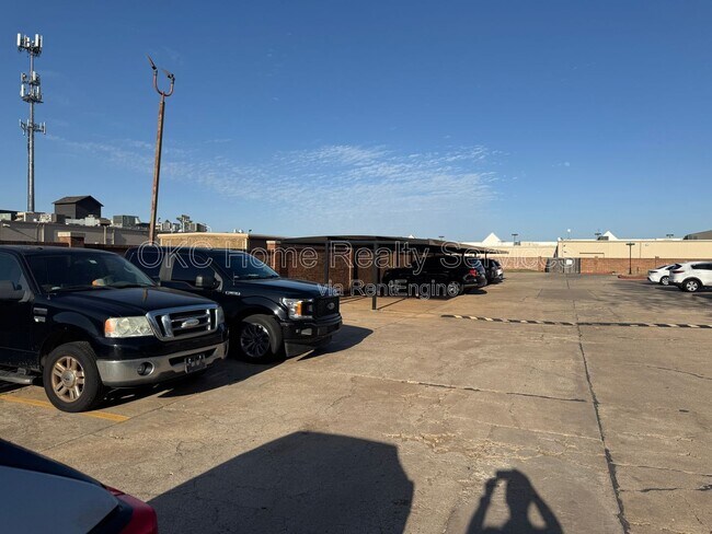 Building Photo - 3200 W Britton Rd