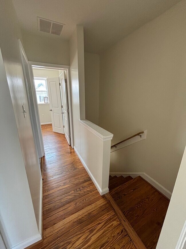 Building Photo - 3 Bedroom Townhome, 21206