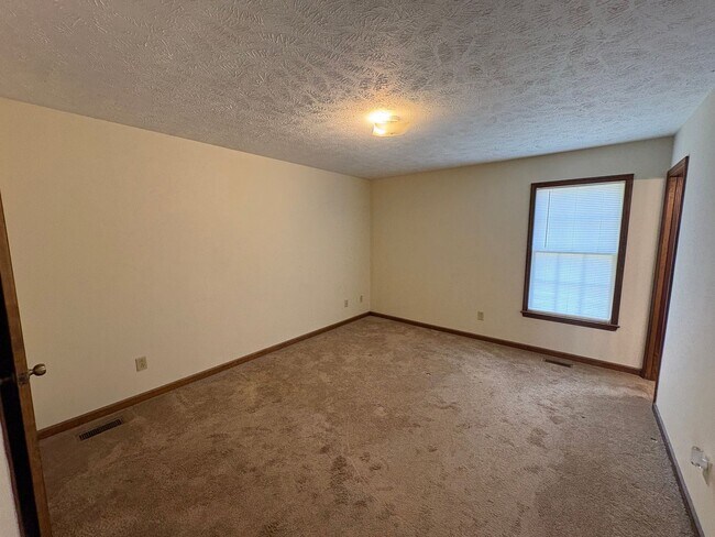 Building Photo - 5837 Maidstone Ln