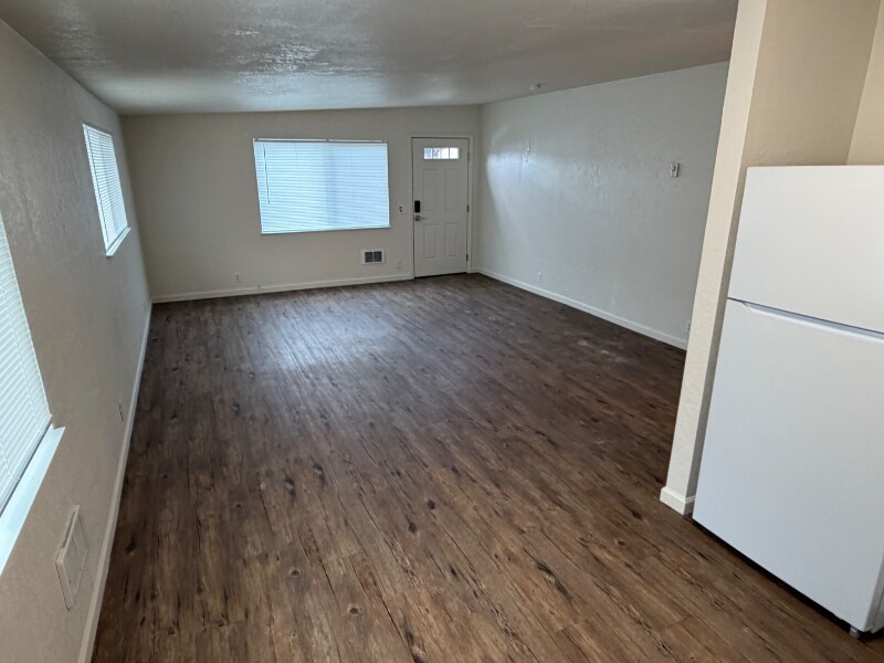 Building Photo - 63757 Harriet Rd