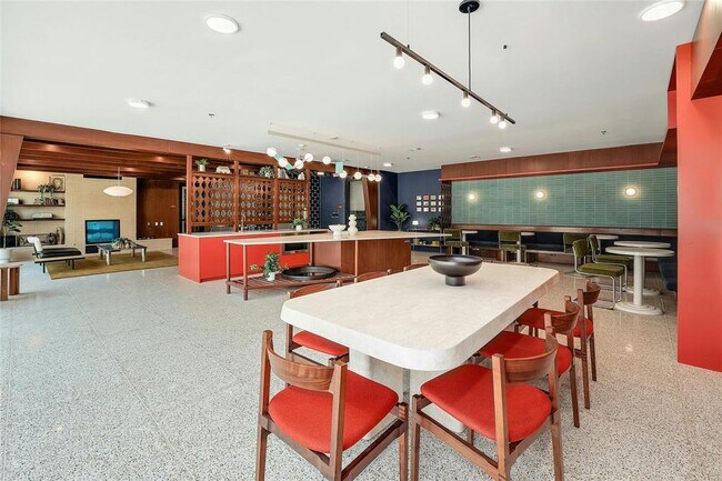 Building Photo - 1701 Simond Ave Ave