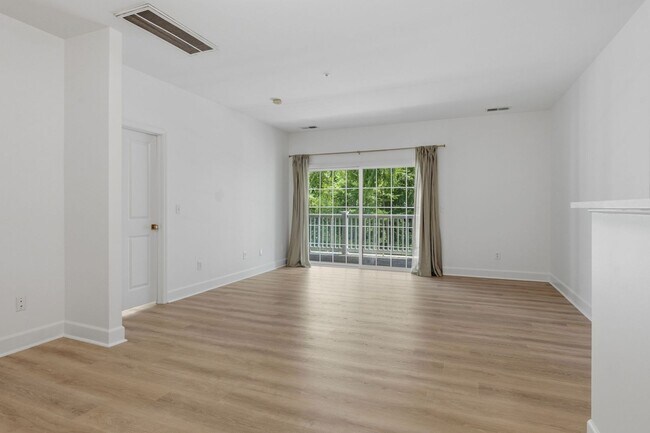 Building Photo - 4846 Bevendean Dr