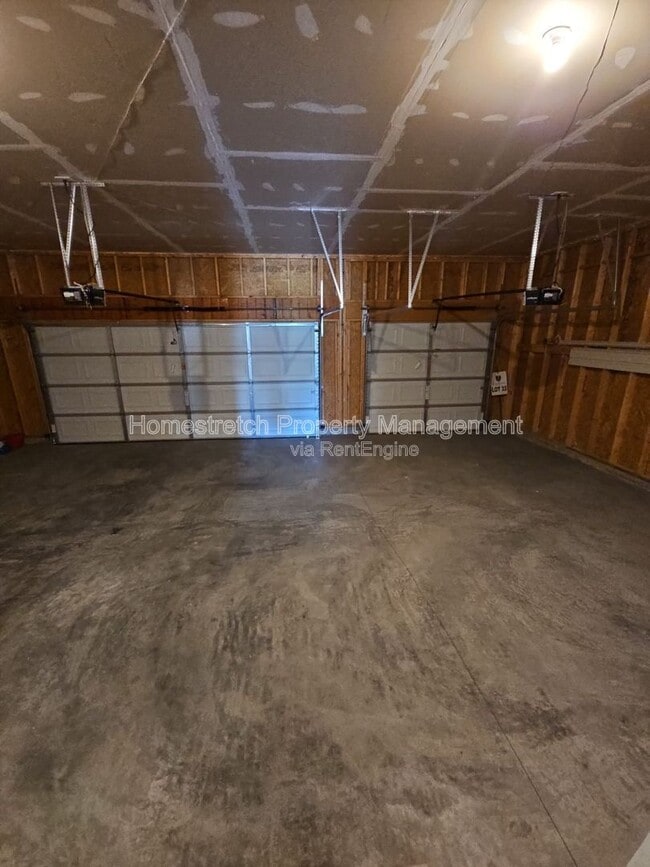 Building Photo - 521 Upper Ridgepointe Ct