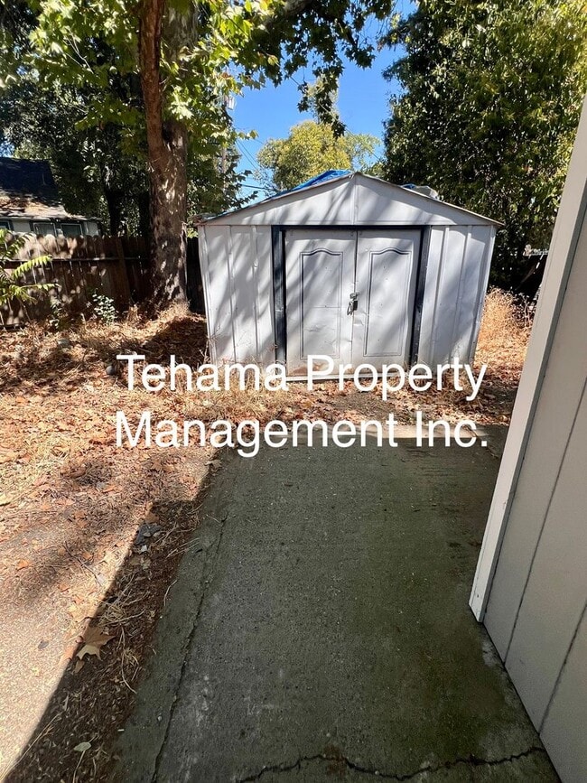Building Photo - 2 Bedroom 1 Bath