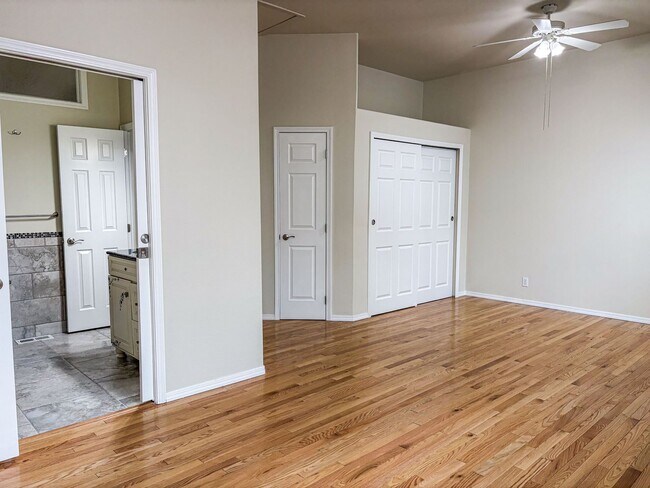 Building Photo - Spacious 4-bedroom, 3-bathroom home located in the Deer Run neighborhood