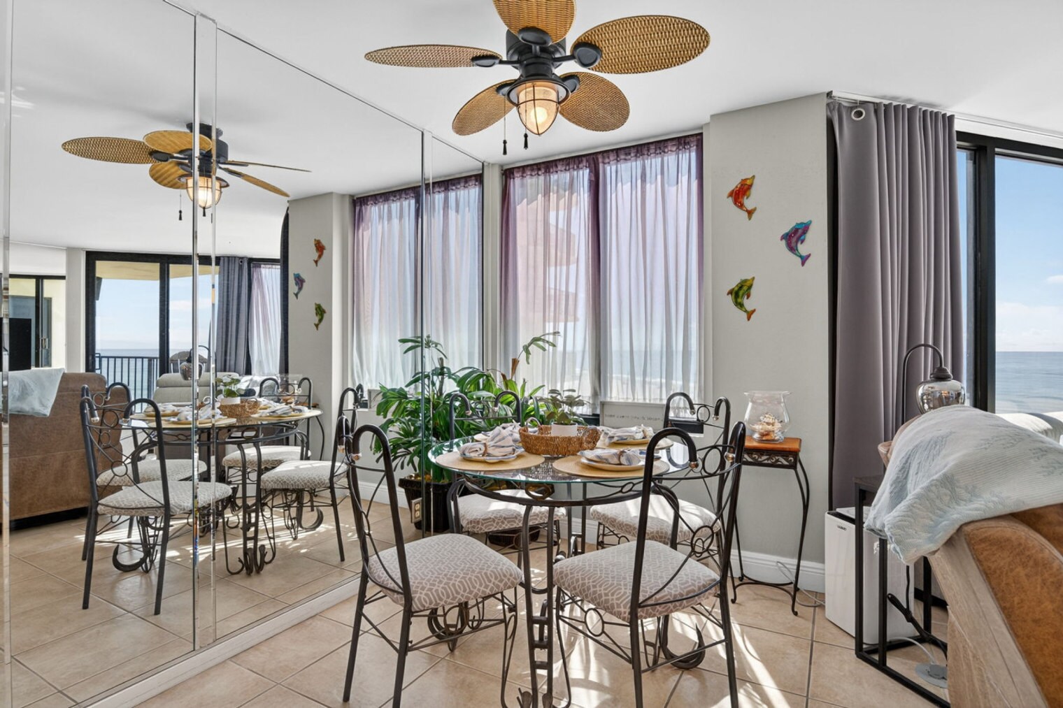 Building Photo - 9850 S Thomas Dr