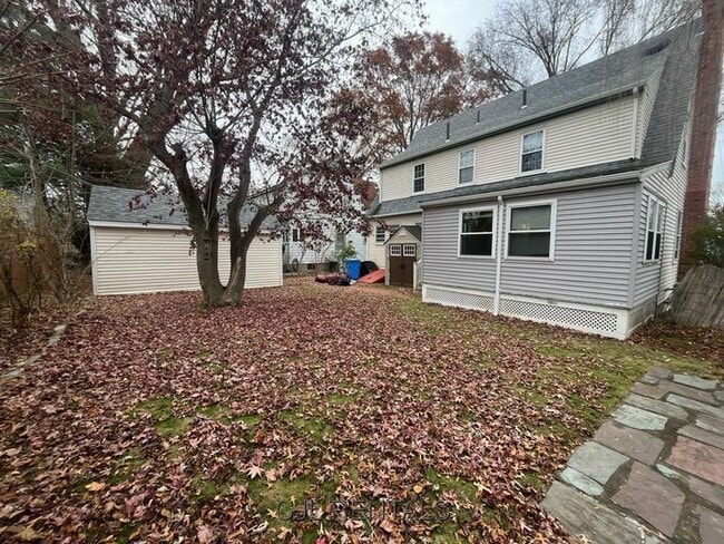 Building Photo - 30 Stearns Rd