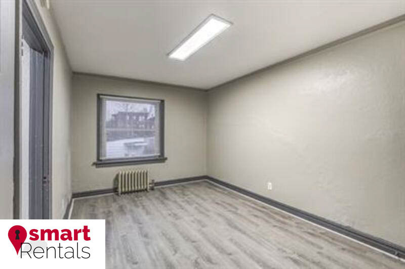 Building Photo - 807 Clara Ave