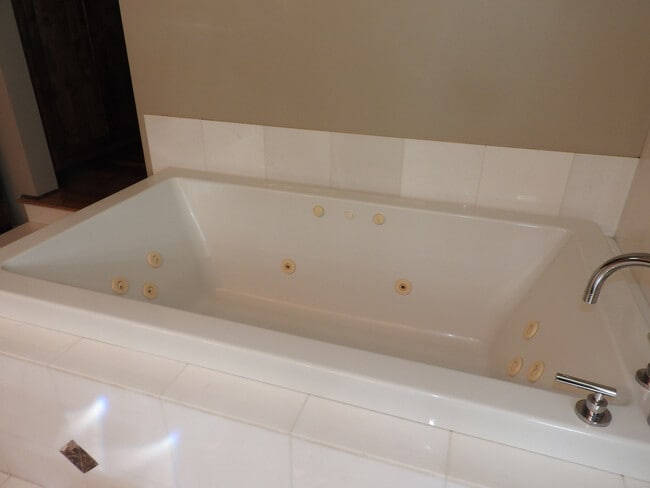 Building Photo - Beautiful home in Historic Folsom!