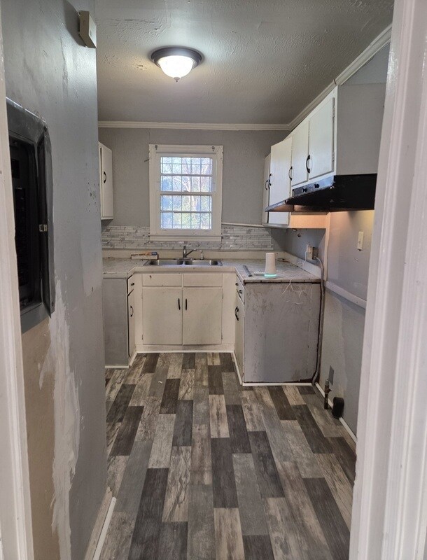 Building Photo - 2671 Roy St