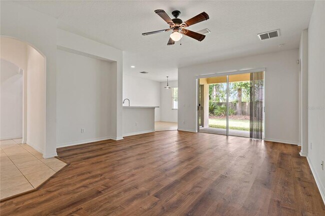 Building Photo - 12814 Cattail Shore Ln