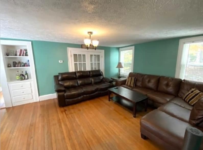 Building Photo - 74 Oak St