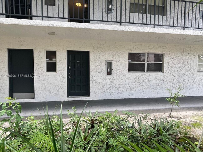 Building Photo - 3280 Spanish Moss Terrace