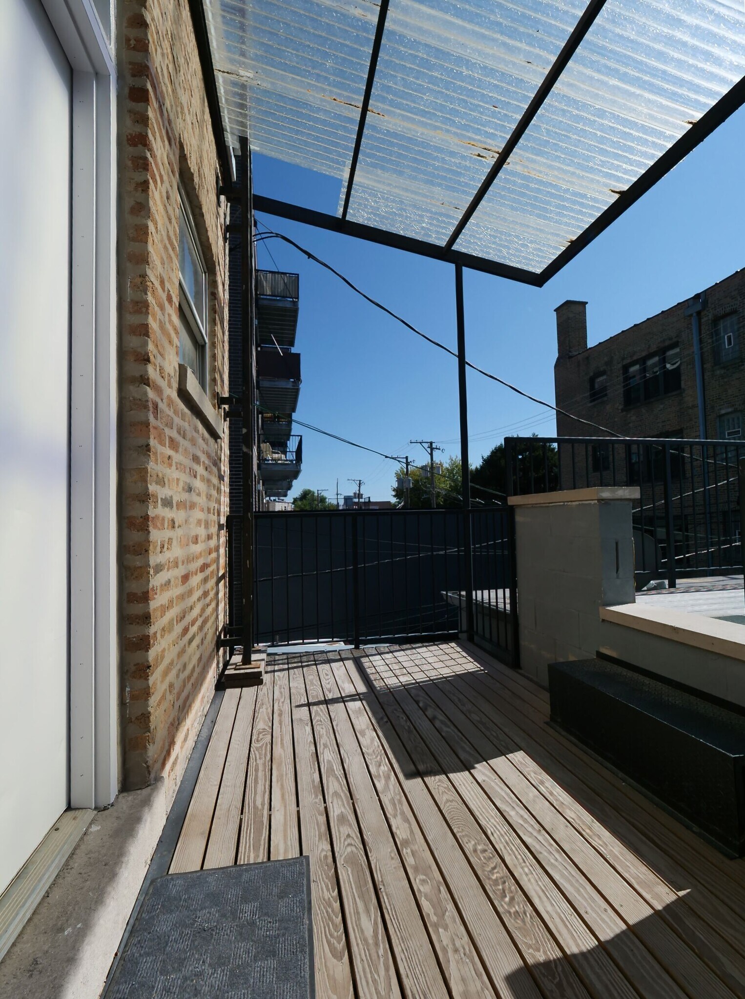 Building Photo - 2849 W Belmont Ave