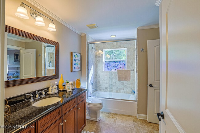 Building Photo - 120 Bay St