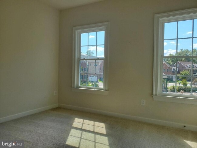 Building Photo - 411 Greenebaum Ln