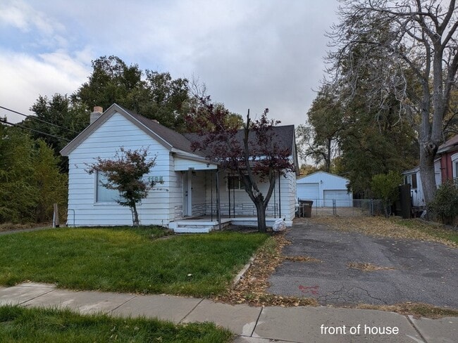 Building Photo - 1195 Iola Ave