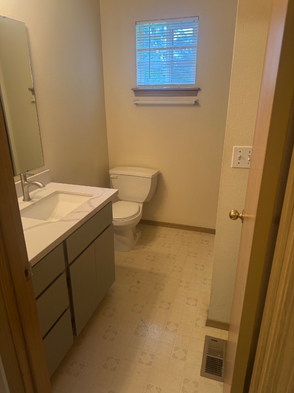 Building Photo - 9611 161st St E