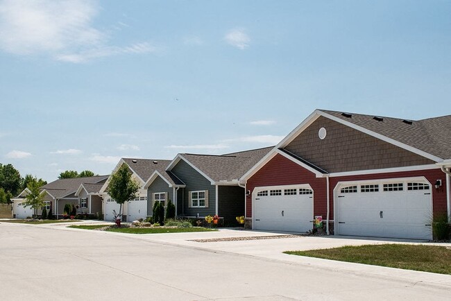 Charming Neighborhood Setting - Redwood North Ridgeville Meadow Lakes Blvd