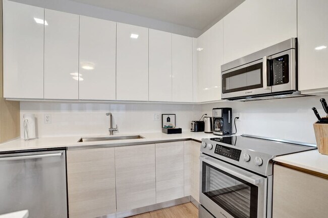 Building Photo - 1220 17th St