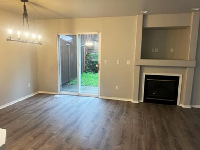 Building Photo - Fully renovated Renton Highlands 3-bedroom...