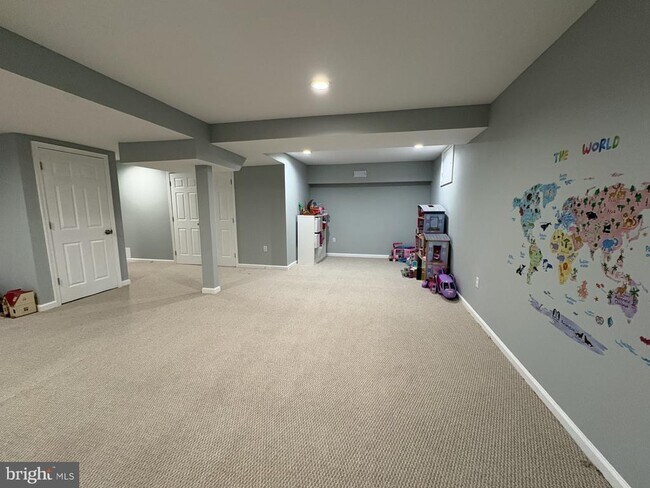 Building Photo - 9926 Tartan Ct