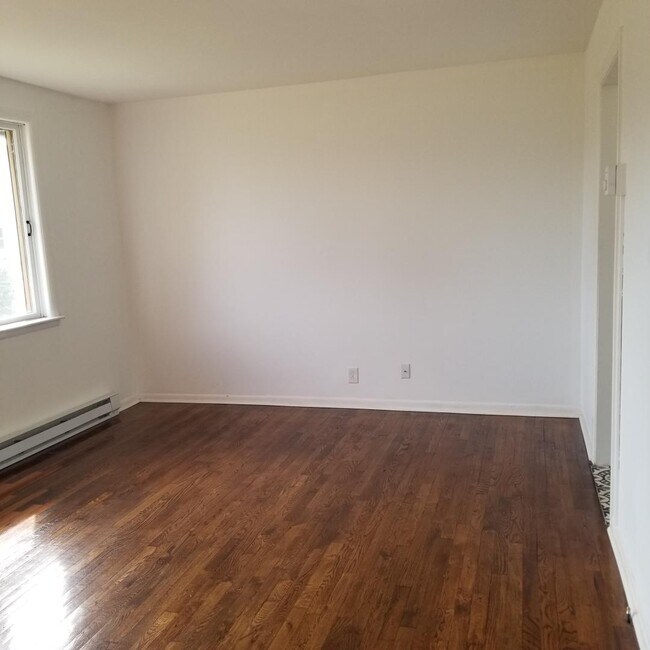 Building Photo - 934 Boscobel St