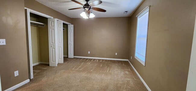 Building Photo - 3599 Drayton Dr