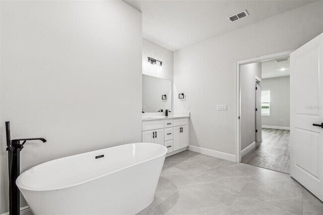 Building Photo - 13053 SW 36th Ct