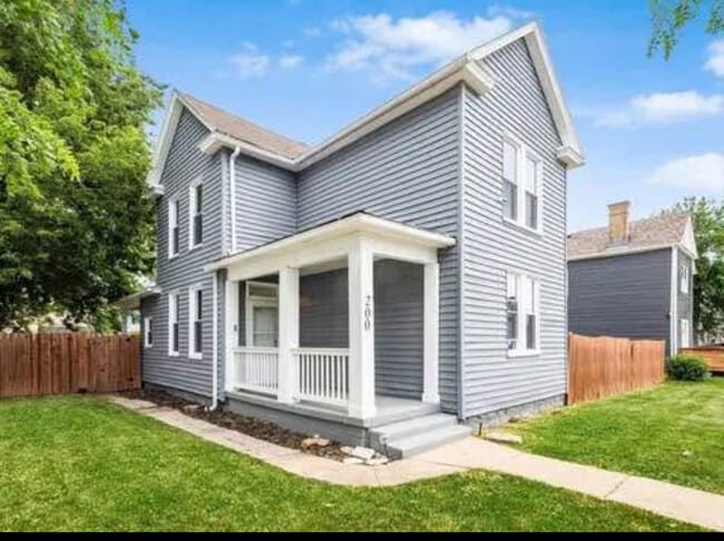 Building Photo - 200 S Cypress Ave