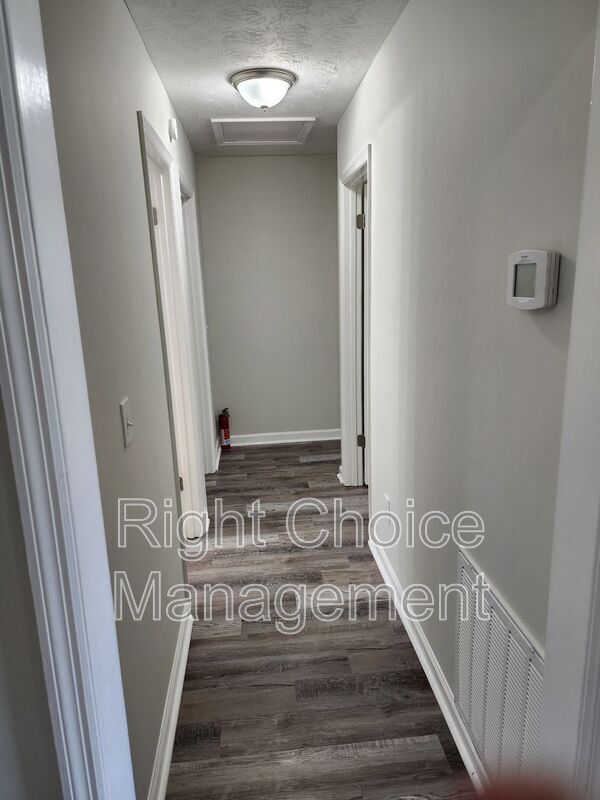 Building Photo - 3034 Lansing Ave